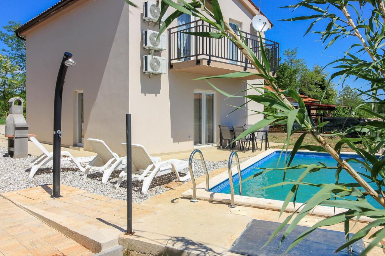 New Seve Ii With Pool, Near The Town Center, 3km From The Villa *